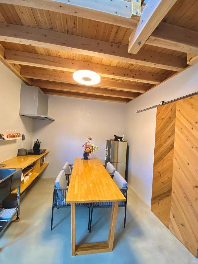 מוטובו Hotel Little Swiss House מראה חיצוני תמונה
